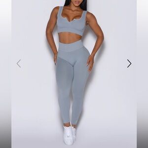 Bombshe Sportswear Snap Seamless Bra + Figure Leggings